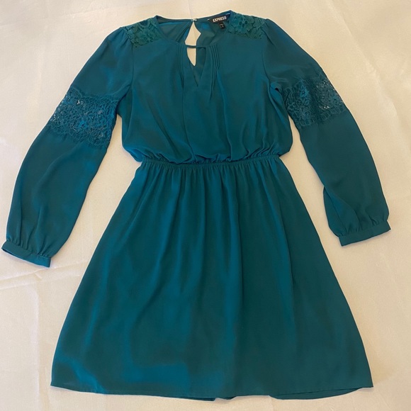 Express Dresses & Skirts - EXPRESS Emerald Green Lace Detail Dress Size S